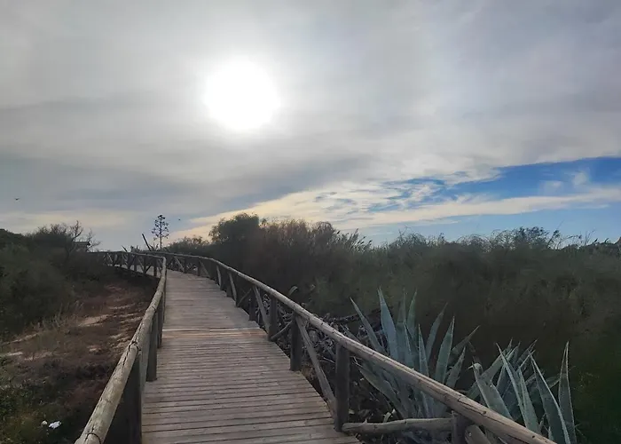 Precioso Bajo Muy Grande A 200 Metros De Playa